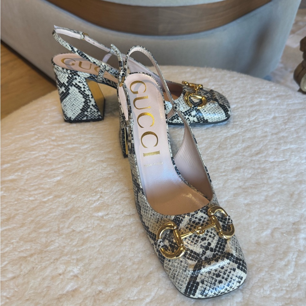 Gucci Women's Python-print Heels with gold horsebit detail - Black and cream
